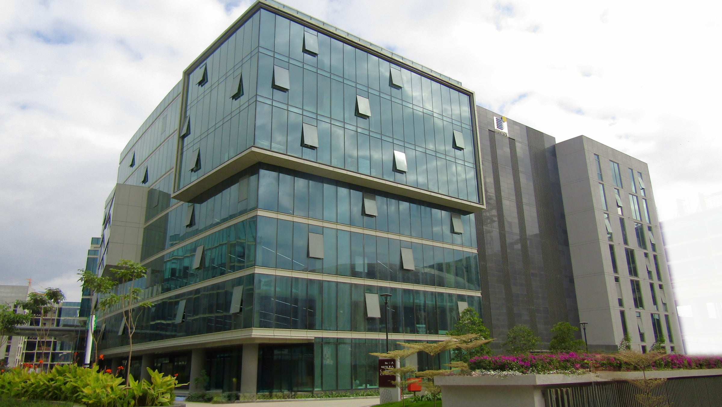 Energy-efficient building envelope design