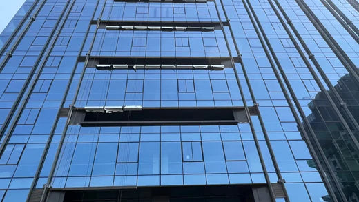 What are the different types of façades for commercial buildings?