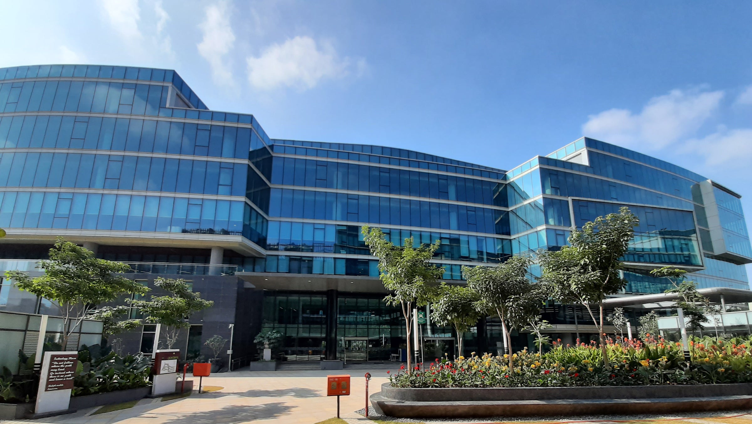 Façade consultancy for commercial buildings